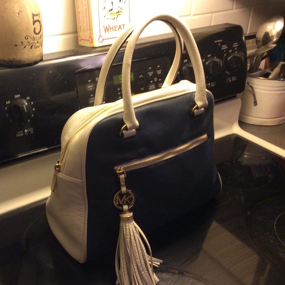 Authentic Michael Kors Purse GUC Price is FIRM!!